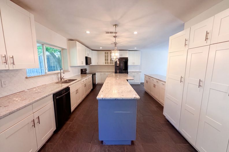 Photo 7 of 27 of 2226 Country Oaks Dr, Garland, TX