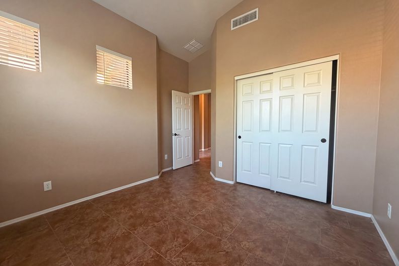 Photo 10 of 17 of 6915 E Portia St, Mesa, AZ