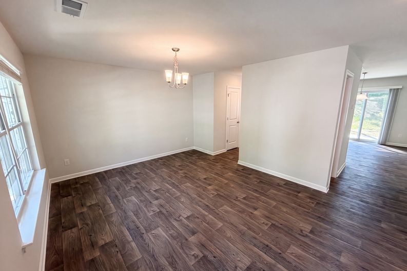 Photo 6 of 26 of 2014 Tarzi Ln, Charlotte, NC