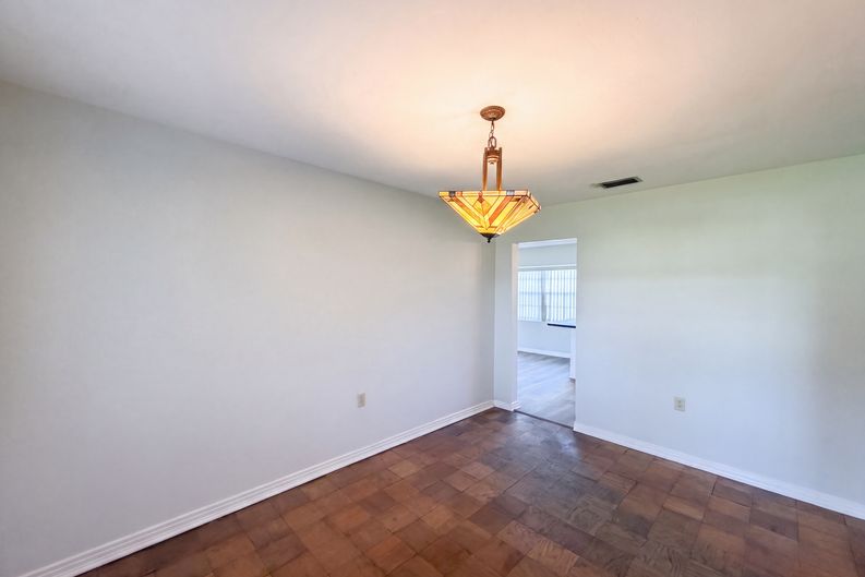 Photo 6 of 21 of 1305 W Spencer St, Plant City, FL