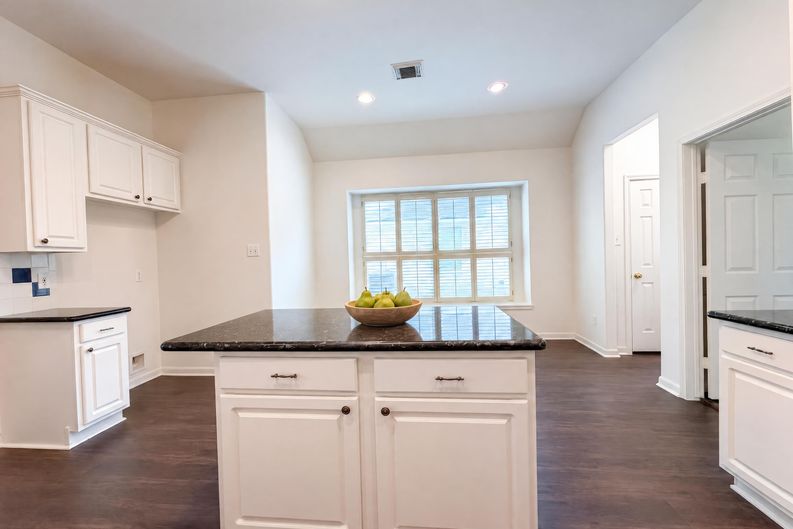 Photo 7 of 18 of 20402 Willow Trace Dr, Cypress, TX