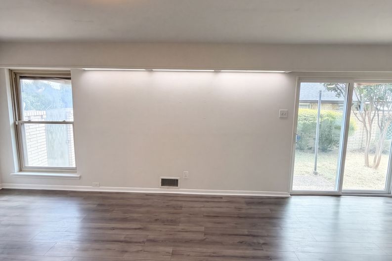 Photo 8 of 17 of 1410 Lexington Dr, Garland, TX