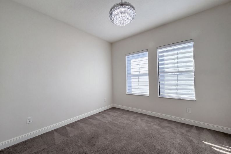 Photo 13 of 33 of 12643 Horseshoe Bend Dr, Lithia, FL