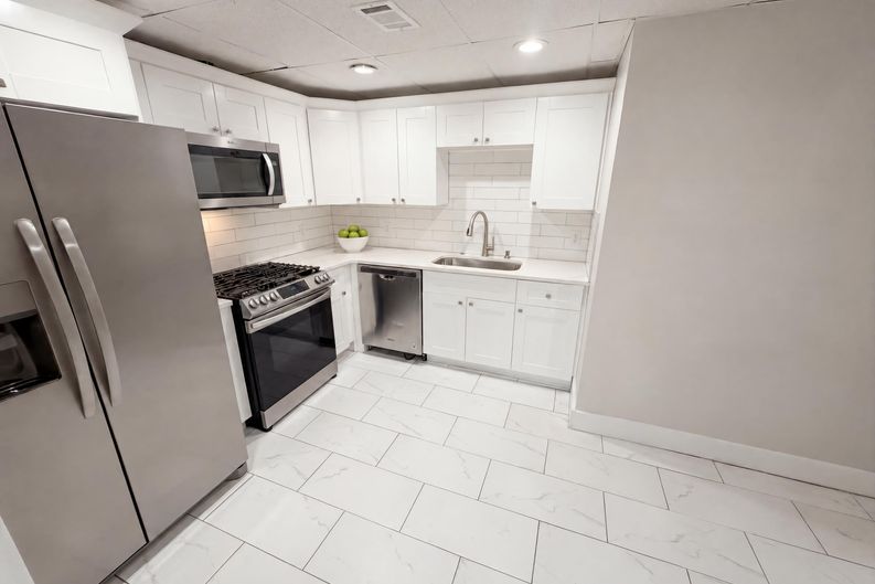 Photo 9 of 44 of 4000 Amberley Ln, Marietta, GA