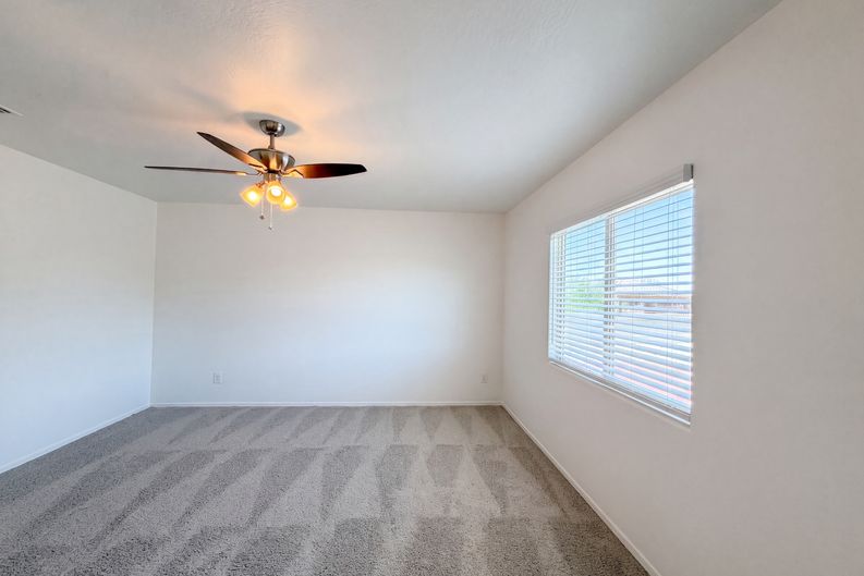Photo 4 of 21 of 461 W Pintail Dr, Casa Grande, AZ