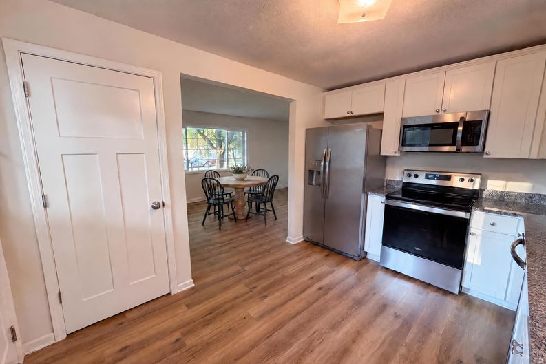 Photo 7 of 25 of 2084 Hillview Rd, Mounds View, MN