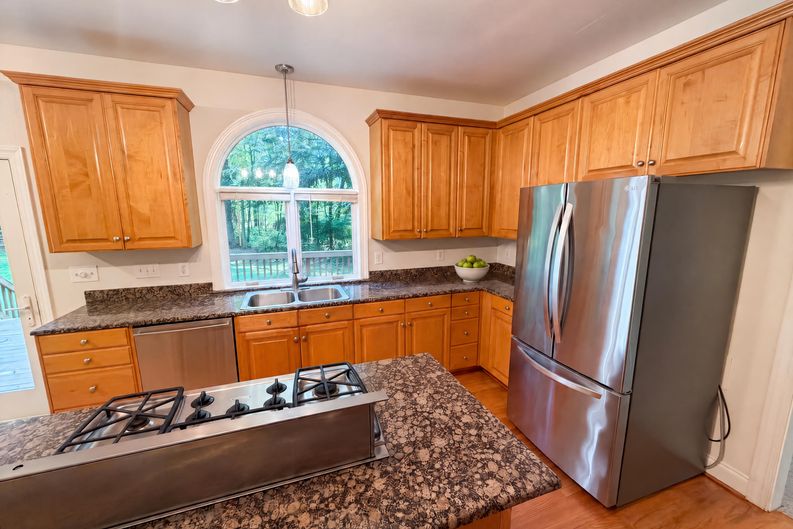 Photo 12 of 33 of 10124 Windtree Ln, Charlotte, NC