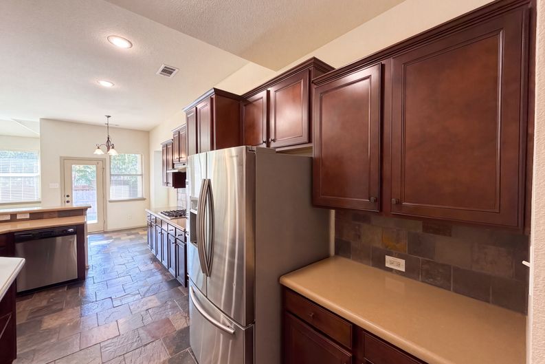 Photo 7 of 29 of 8152 Black Sumac Dr, Fort Worth, TX