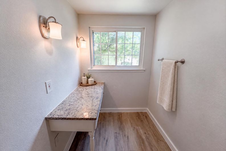 Photo 12 of 20 of 3969 Lost Creek Dr, Dallas, TX