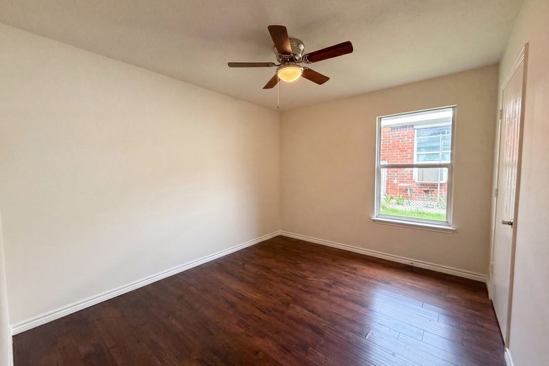 Photo 4 of 19 of 2324 Glenhaven Dr, McKinney, TX