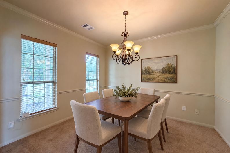 Photo 10 of 25 of 4710 Autumn Pine Ln, Houston, TX