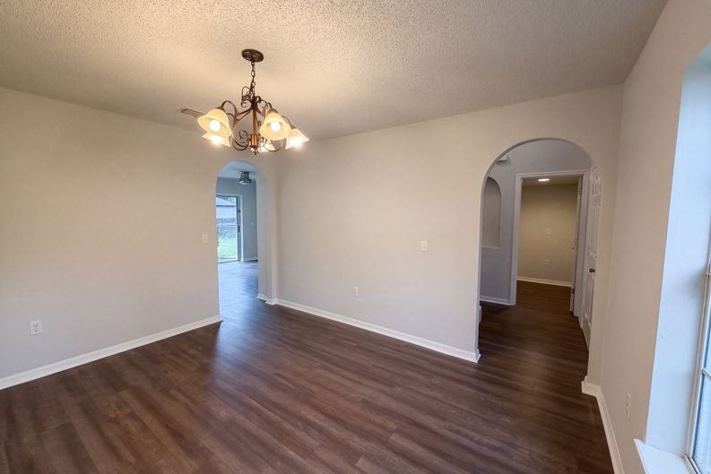 Photo 13 of 34 of 8215 Foxdale Dr, Jacksonville, FL