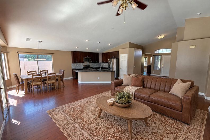 Photo 9 of 37 of 11787 S 174th Ave, Goodyear, AZ