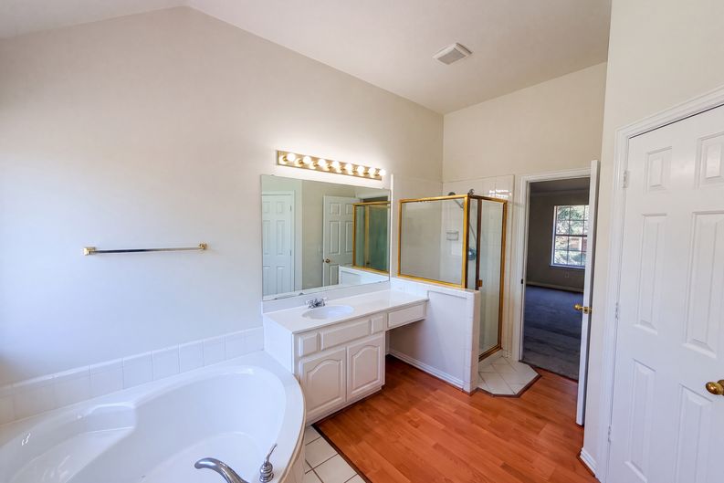 Photo 18 of 22 of 3106 Westshore Dr, Rowlett, TX