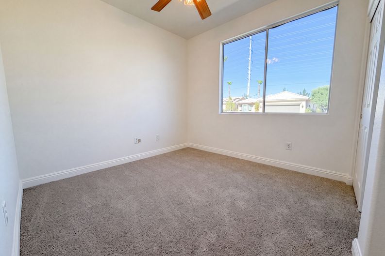 Photo 8 of 23 of 10228 Donde Ave, Las Vegas, NV