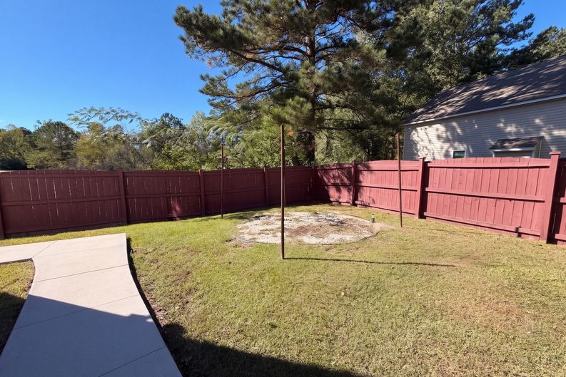 Photo 20 of 27 of 143 Deer Lake Dr, Columbia, SC