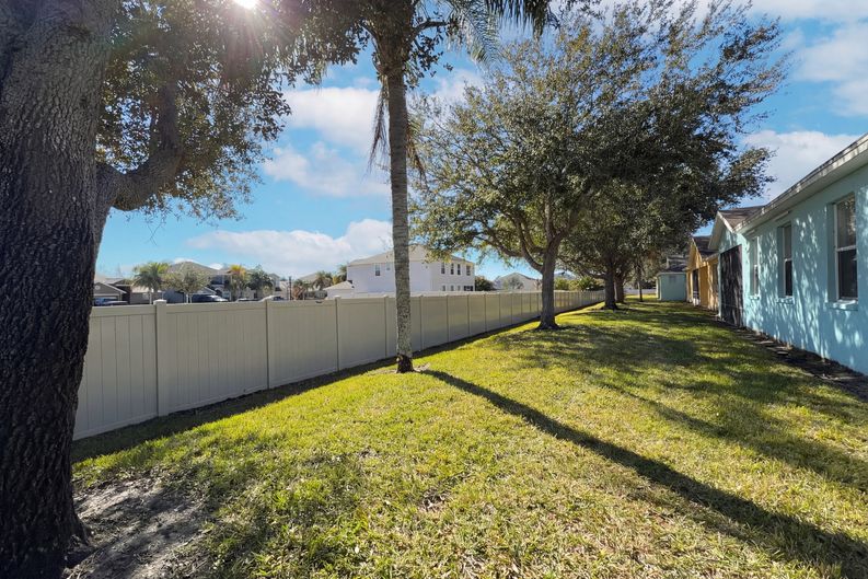 Photo 7 of 29 of 11520 Captiva Kay Dr, Riverview, FL