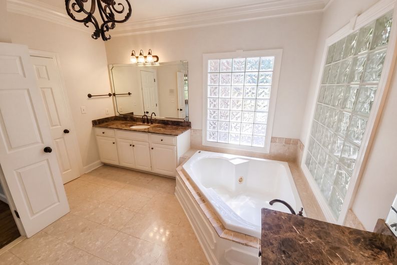Photo 19 of 45 of 5064 Greystone Way, Hoover, AL