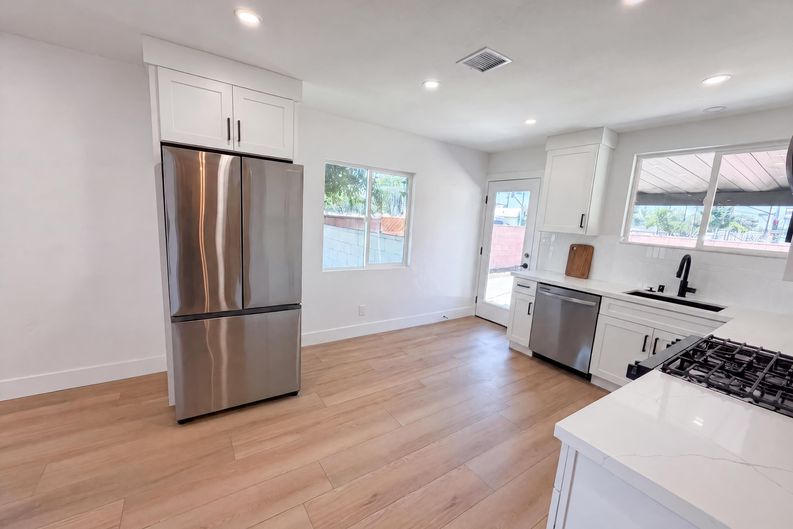 Photo 8 of 19 of 1193 E G St, Ontario, CA