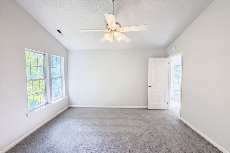 Photo 11 of 21 of 3016 Wyntree Ct, Matthews, NC