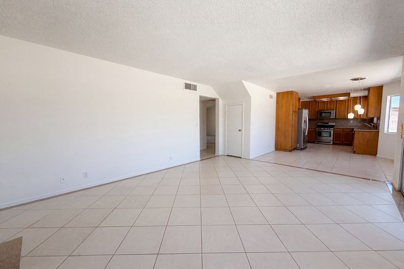 Photo 8 of 19 of 3152 Viewcrest Ave, Henderson, NV