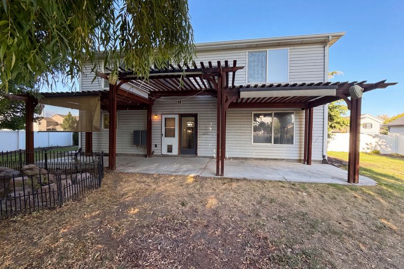 Photo 5 of 26 of 866 S 1580 W, Lehi, UT