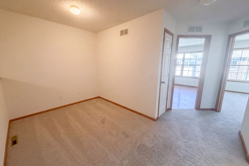 Photo 12 of 25 of 7231 Jewel Ln N, Maple Grove, MN