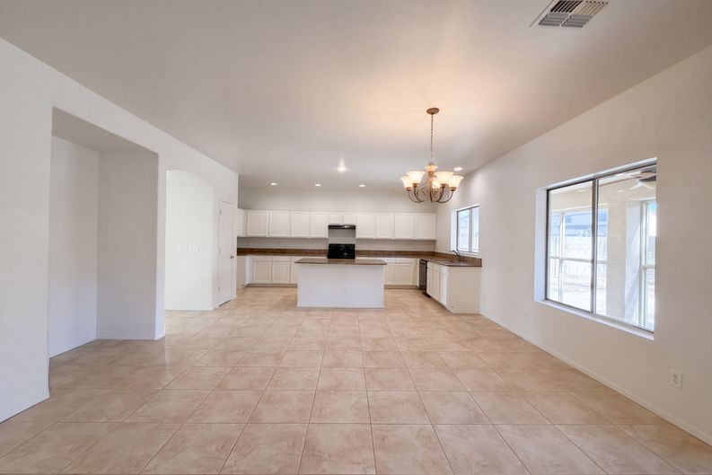 Photo 3 of 25 of 35881 W Catalan St, Maricopa, AZ
