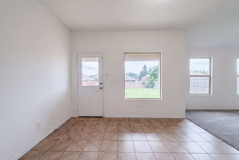 Photo 6 of 16 of 748 Wylie St, Crowley, TX
