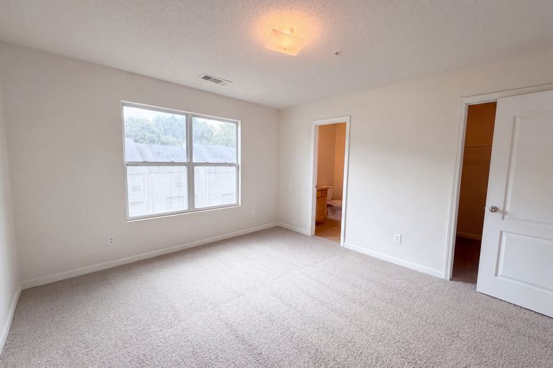 Photo 10 of 21 of 1689 Broad River Rd, Atlanta, GA