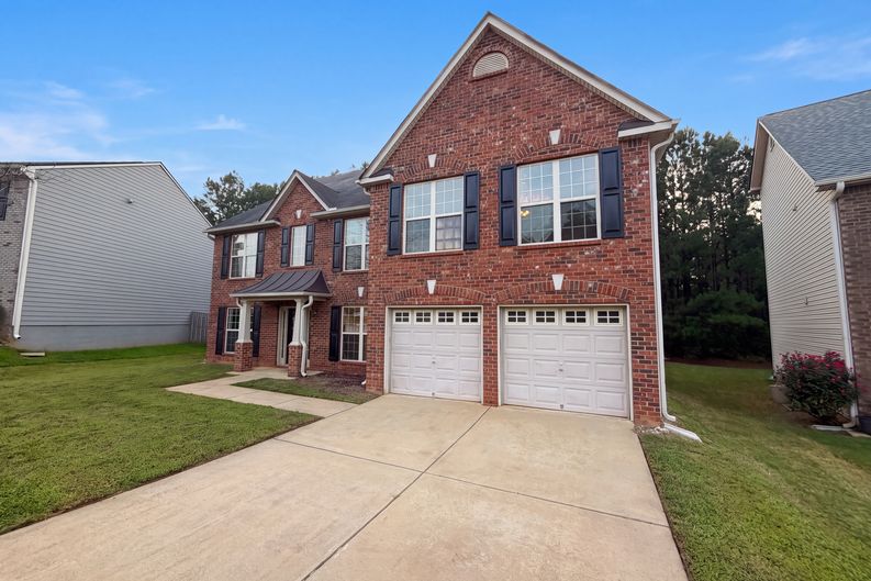 Photo 24 of 28 of 5747 Union Pointe Dr, Union City, GA