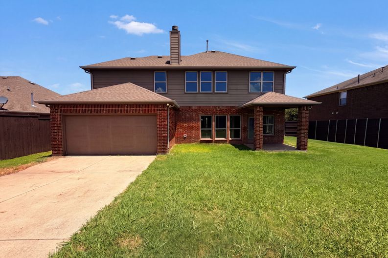 Photo 5 of 22 of 1217 Maverick Ln, Royse City, TX