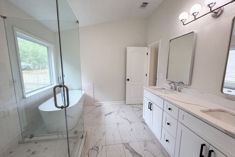 Photo 10 of 23 of 3718 Park Hill Cir, Loganville, GA