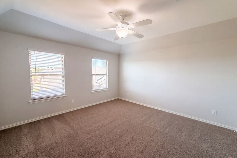 Photo 4 of 22 of 1448 Martingale Ln, Forney, TX