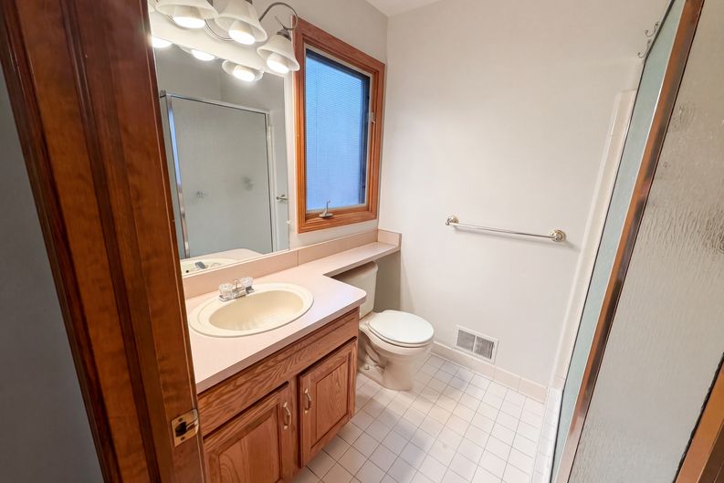 Photo 6 of 24 of 52186 Jacqueline Ct, Macomb, MI