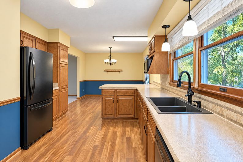 Photo 5 of 43 of 453 Carruthers Rd, Tallmadge, OH