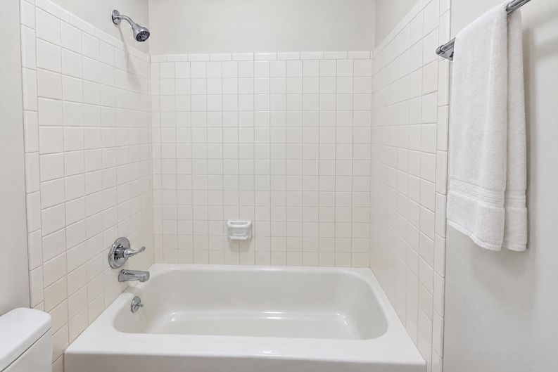 Photo 15 of 19 of 3305 Winchester Dr, Greensboro, NC