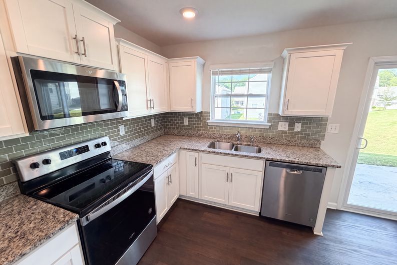 Photo 9 of 23 of 7244 Finnigan Rd, Charlotte, NC