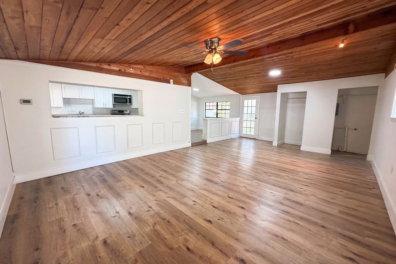 Photo 11 of 26 of 7405 S Desoto St, Tampa, FL