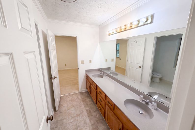 Photo 16 of 23 of 17 Dover Trl, Peachtree City, GA
