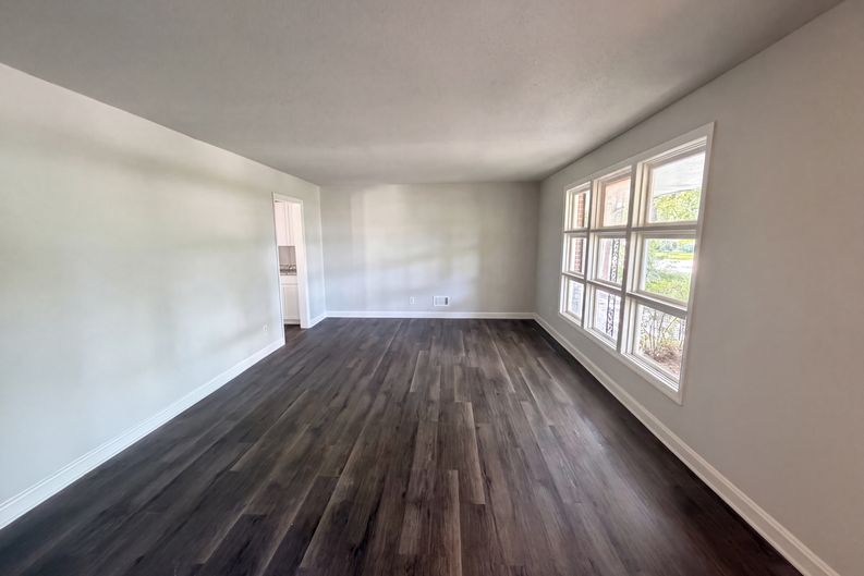 Photo 6 of 27 of 1425 Hollyberry Ln, West Columbia, SC