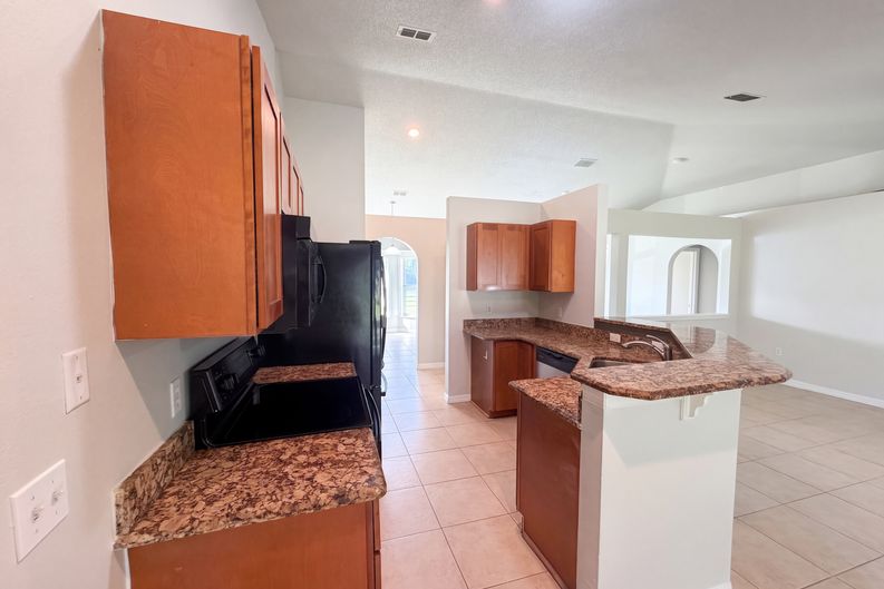 Photo 7 of 16 of 23 Peterlee Ct, Kissimmee, FL