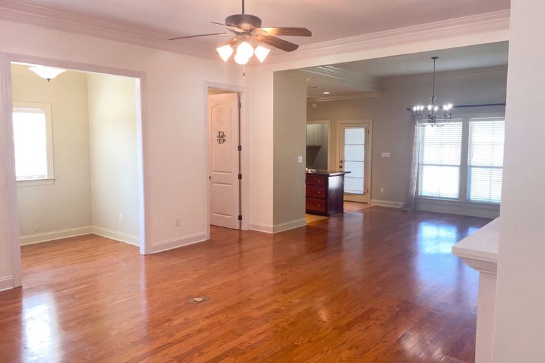 Photo 7 of 18 of 2621 Middletowne Dr, Zachary, LA