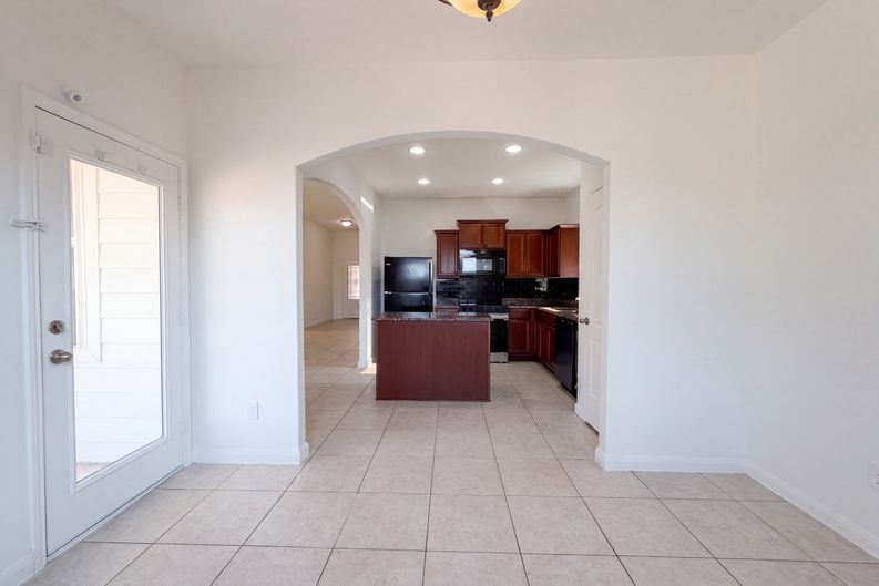 Photo 10 of 17 of 4101 Tower Ln, Crowley, TX