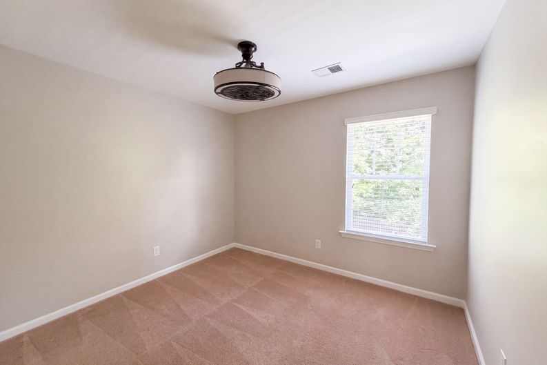Photo 15 of 24 of 815 Parnell Ct, Columbia, SC