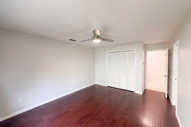 Photo 17 of 30 of 455 Longmeadow Ln, Longwood, FL