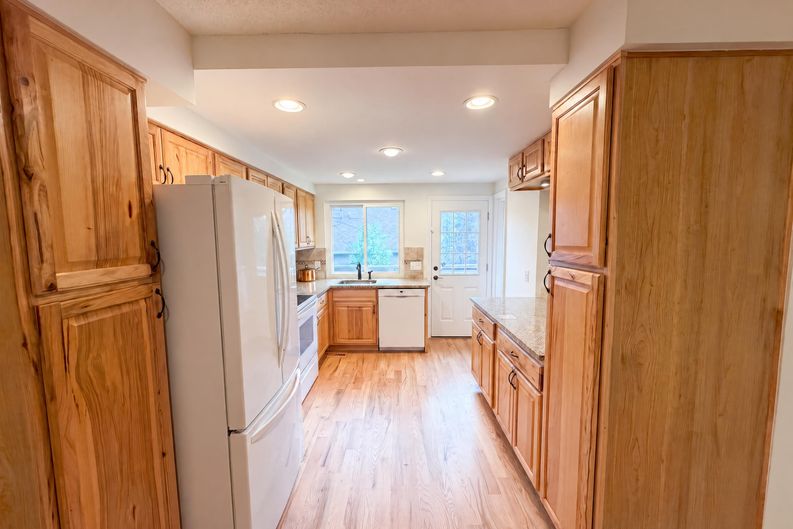 Photo 11 of 26 of 3075 E Long Cir S, Centennial, CO