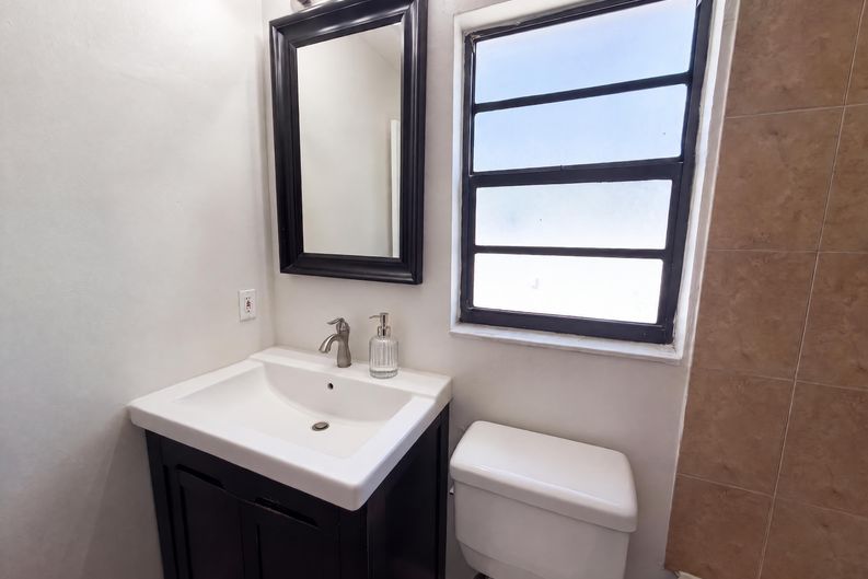 Photo 12 of 17 of 9507 Letterstone Ct, Tampa, FL