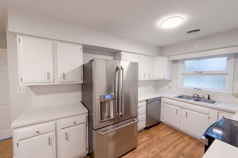 Photo 6 of 19 of 1524 Mt Holly Huntersville Rd, Charlotte, NC