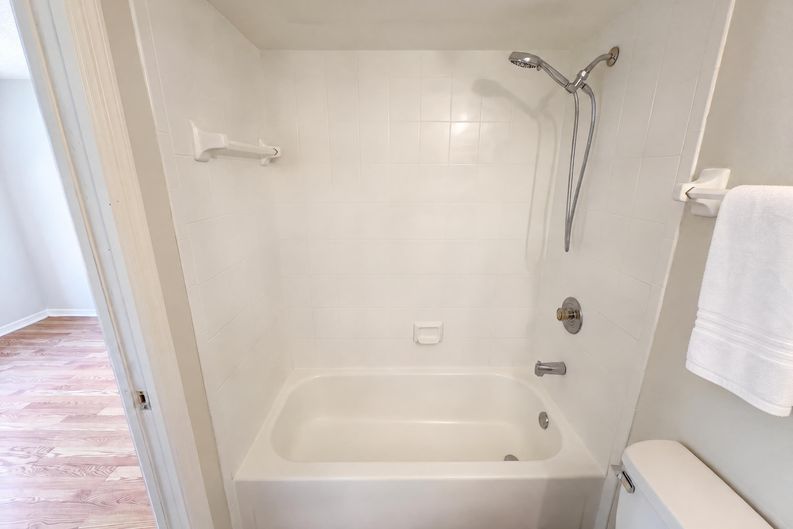 Photo 18 of 21 of 9814 Dean Cove Ln, Orlando, FL